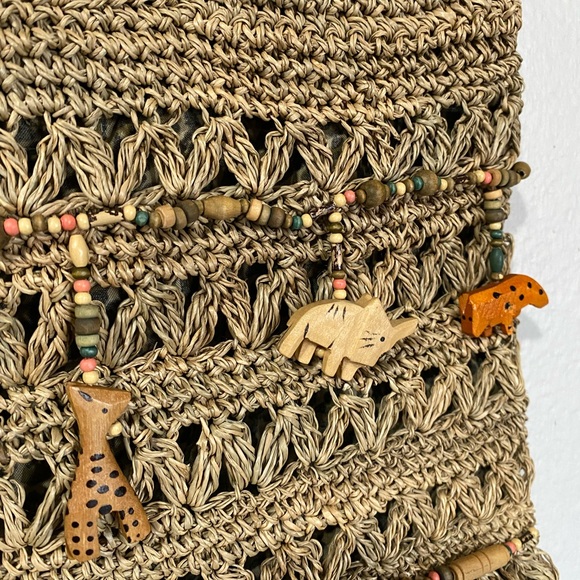 ST. JOHN’S BAY WOVEN STRAW WITH ANIMAL BEADS DETAILS GREAT CONDITION - Picture 5 of 12